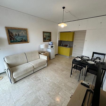 Tirrenia Beach House - Sea Front With Private Beach San Remo Extérieur photo